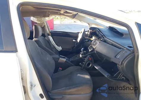 2015 Toyota Prius Three z USA, uszkodzony, nr VIN JTDKN3DU5F1914191